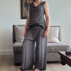 Summer 2-piece set, top(M) and pants (M/L), washed distresse…